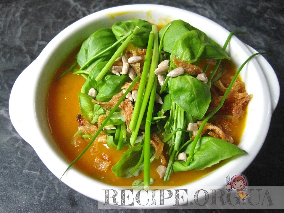 Тыквенный крем-суп со сливками и креветками