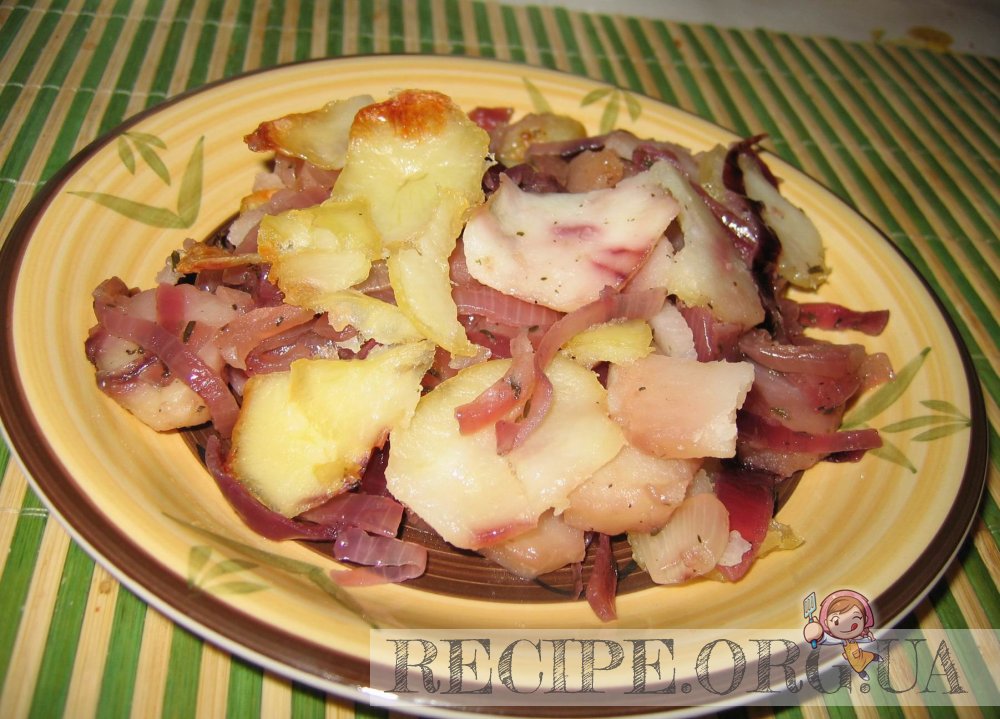 Картофель, запеченный с красным луком