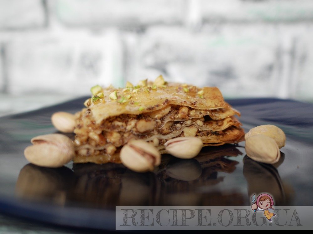 Рецепт Пахлава «медовая» с орехами из теста «Фило» с фото