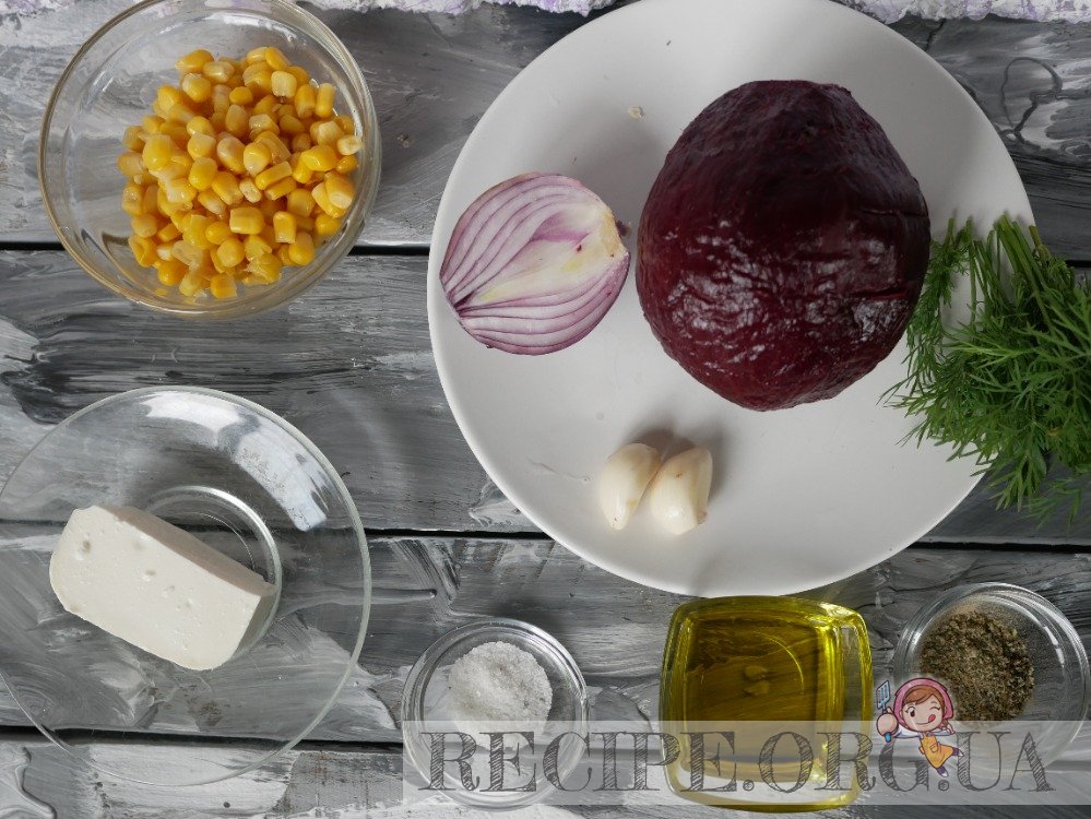 Продукты для салата из свеклы и сыра фета