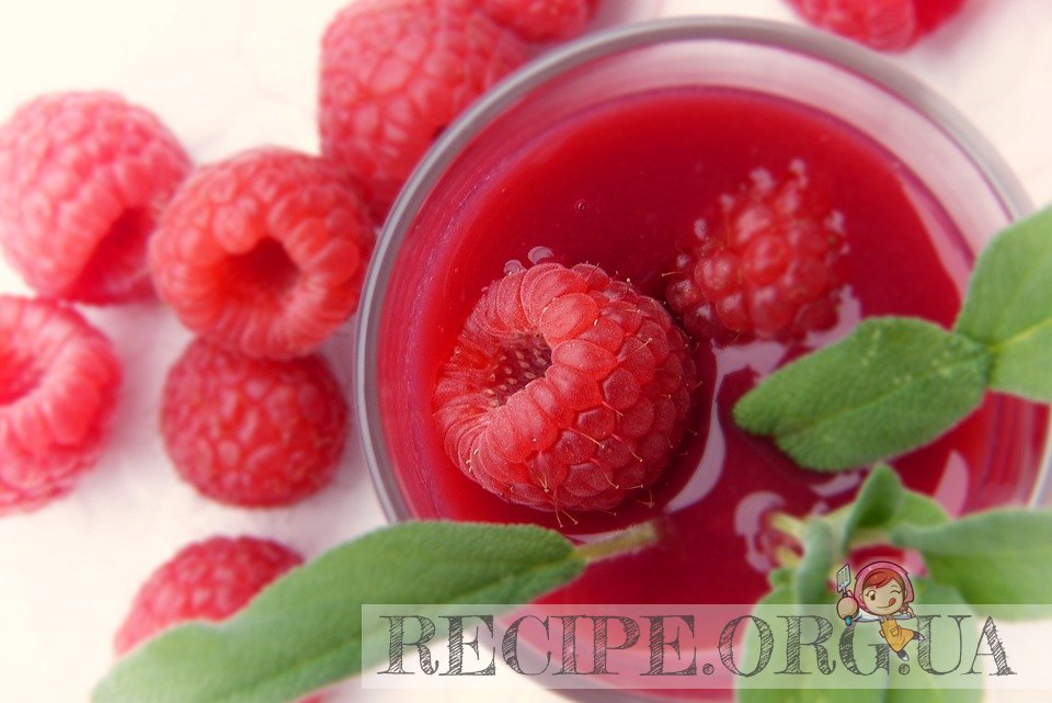 Ягодное наслаждение: как приготовить романтический напиток из свежей малины