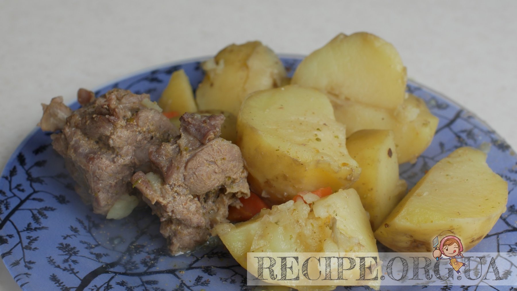 Рецепт Тушеный молодой картофель с мясом с фото