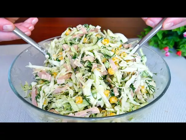 Найсмачніший салат з капусти і ковбаси