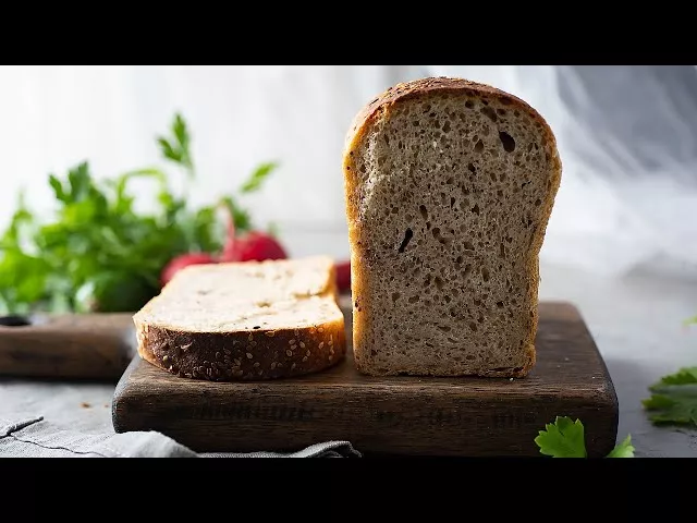 Пшеничный польский хлеб на ржаной закваске